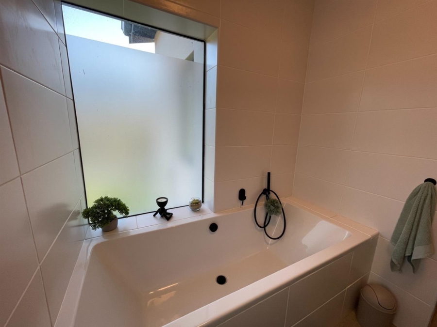 3 Bedroom Property for Sale in Island View Western Cape